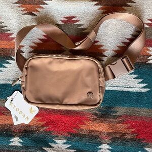 ✈️ 🚂 🚌 Kyodan Taupe 2 way Belt Bag / Sling Bag.